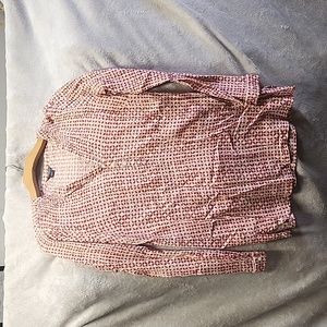 Cute and casual long sleeved Eddie Bauer patterned tunic.